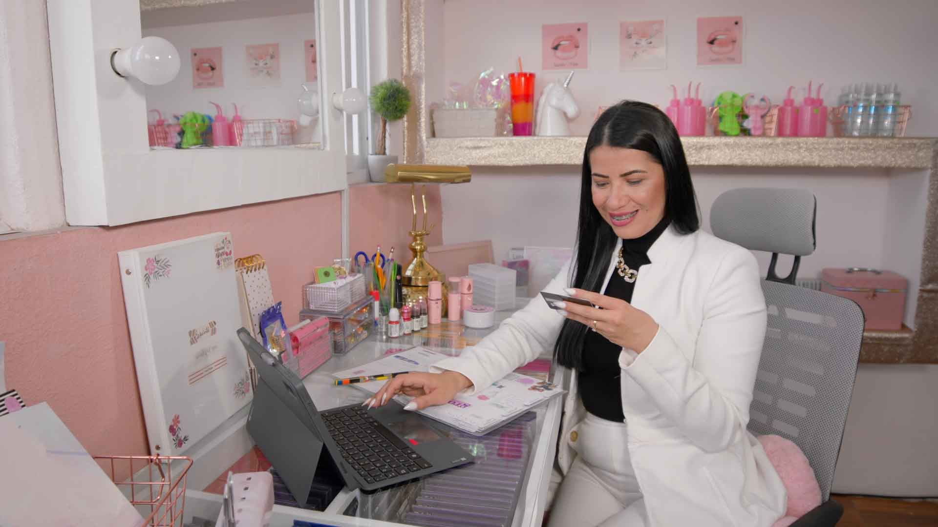 Tu dinero, más cerca que nunca. 